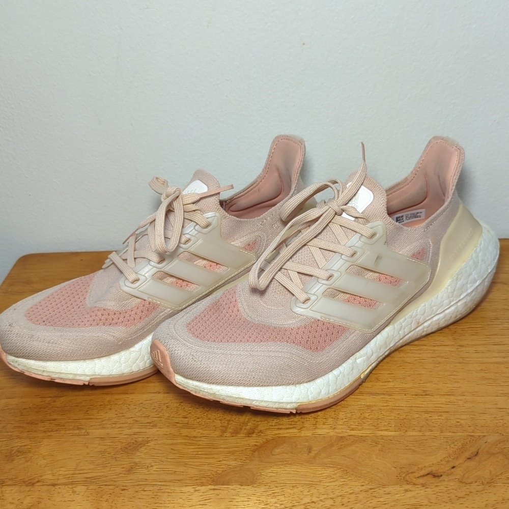 Adidas Women's Ultraboost 21 Running Shoes Blush Pink White Women's Size 8.5 - Picture 3 of 7